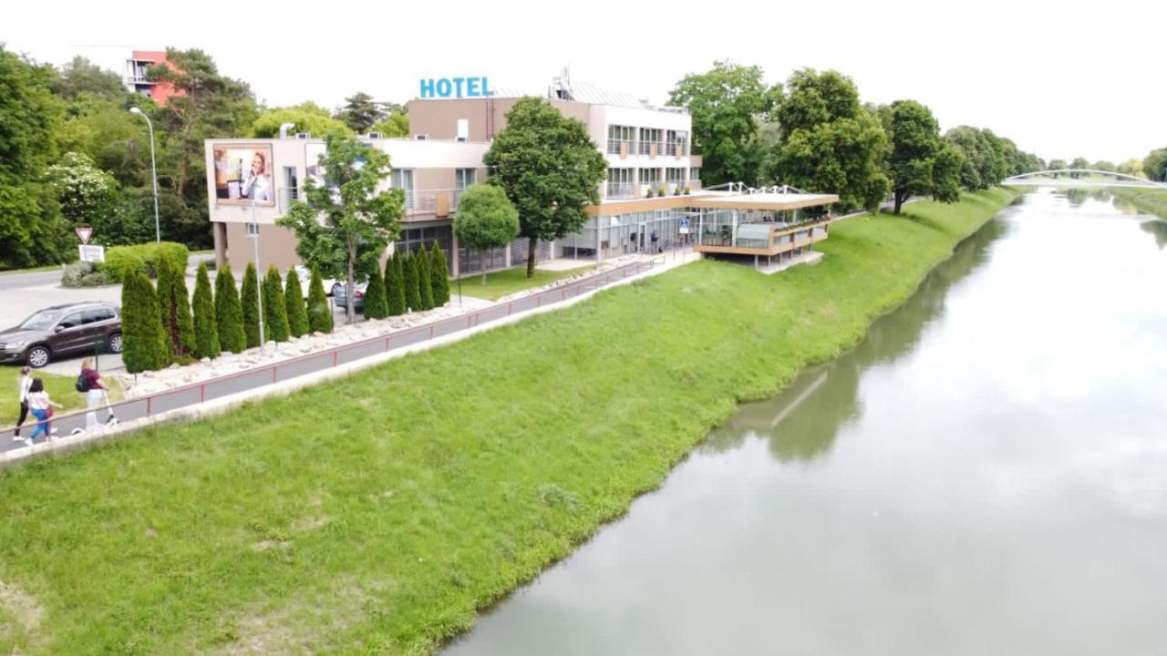 Hotel River Nitra Exterior foto