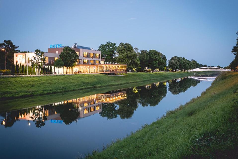 Hotel River Nitra Exterior foto